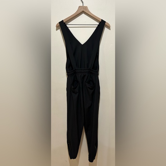 Albion Fit Black V-Neck Sleeveless Open Back Pants Jumpsuit - Women’s Size XXS - Picture 2 of 7
